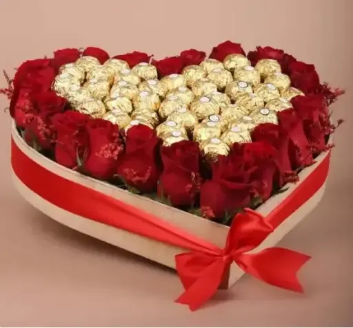 The Goddess of Love (25 roses)